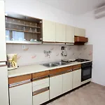 And With Parking Space Barbat, Rab - 5070 게스트하우스 Barbat na Rabu