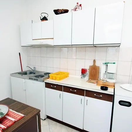 Guest house And With Parking Space Barbat, Rab - 5070