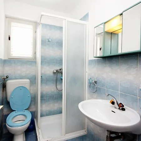 And With Parking Space Barbat, Rab - 5070 Guest house Barbat na Rabu