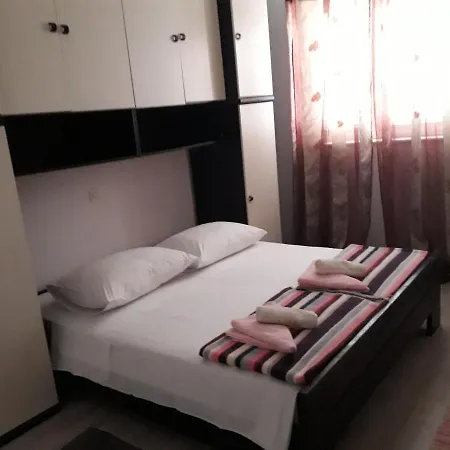 And With Parking Space Barbat, Rab - 5070 Guest house 2*