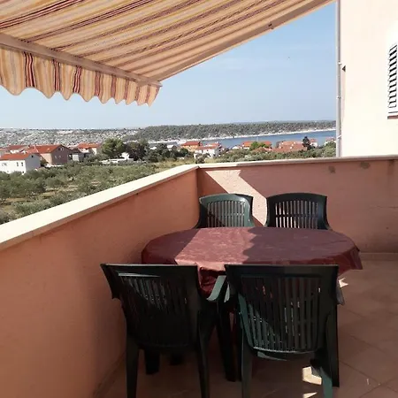 Гостевой дом And With Parking Space Barbat, Rab - 5070