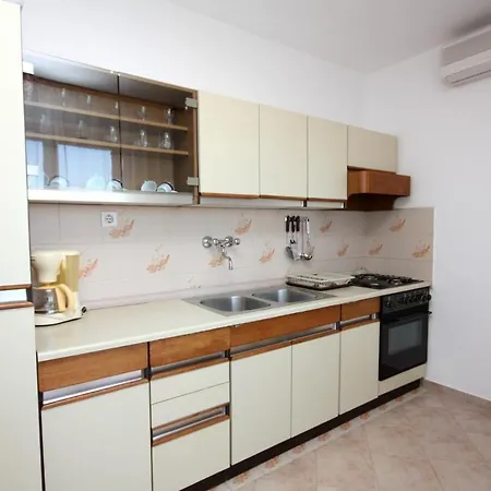 And With Parking Space Barbat, Rab - 5070 Guest house Barbat na Rabu