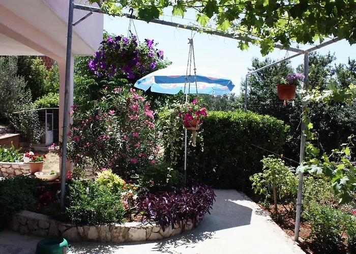 ゲストハウス And With Parking Space Barbat, Rab - 5070 Barbat na Rabu