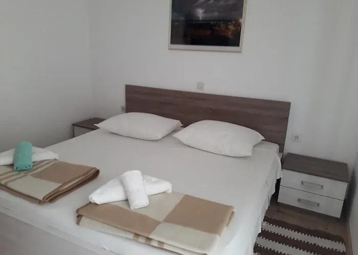 ゲストハウス And With Parking Space Barbat, Rab - 5070 Barbat na Rabu