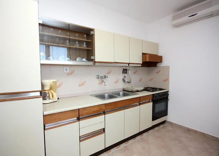 And With Parking Space Barbat, Rab - 5070 ゲストハウス Barbat na Rabu