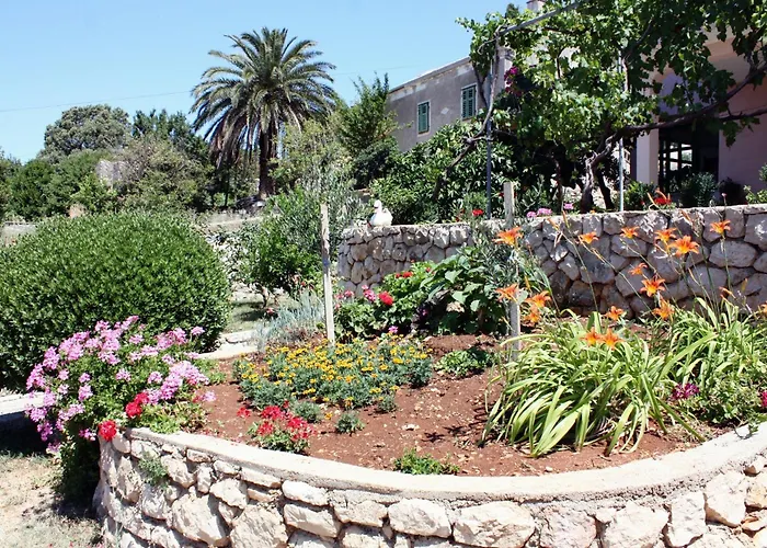 And With Parking Space Barbat, Rab - 5070 2* Barbat na Rabu